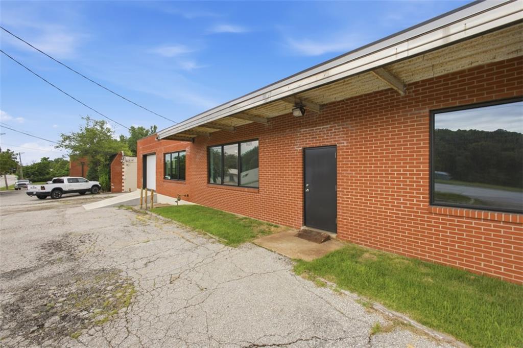 5629 Raytown Road Property Photo 5
