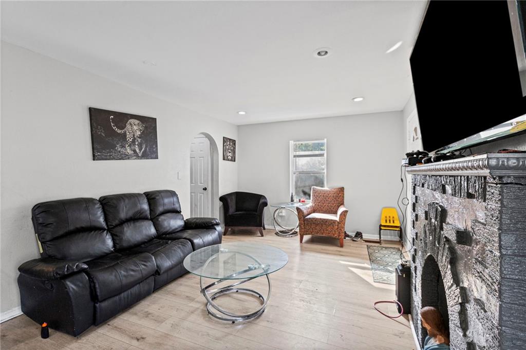 3713 Wood Avenue Property Photo 4