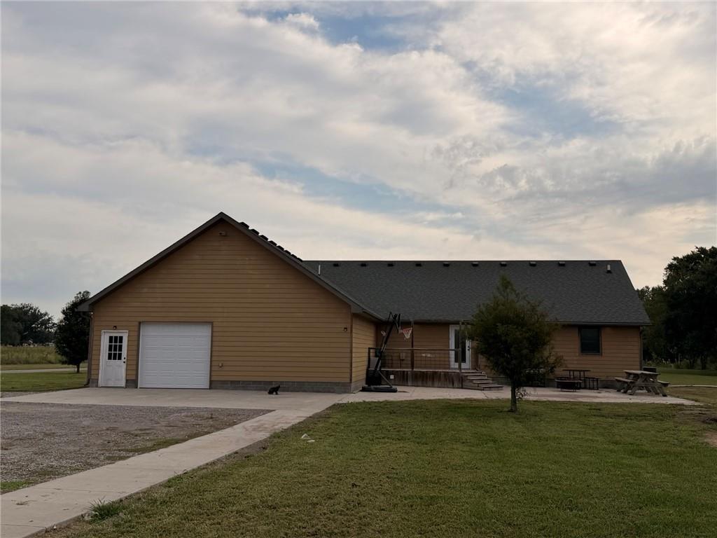 123 N 3 Highway Property Photo 6