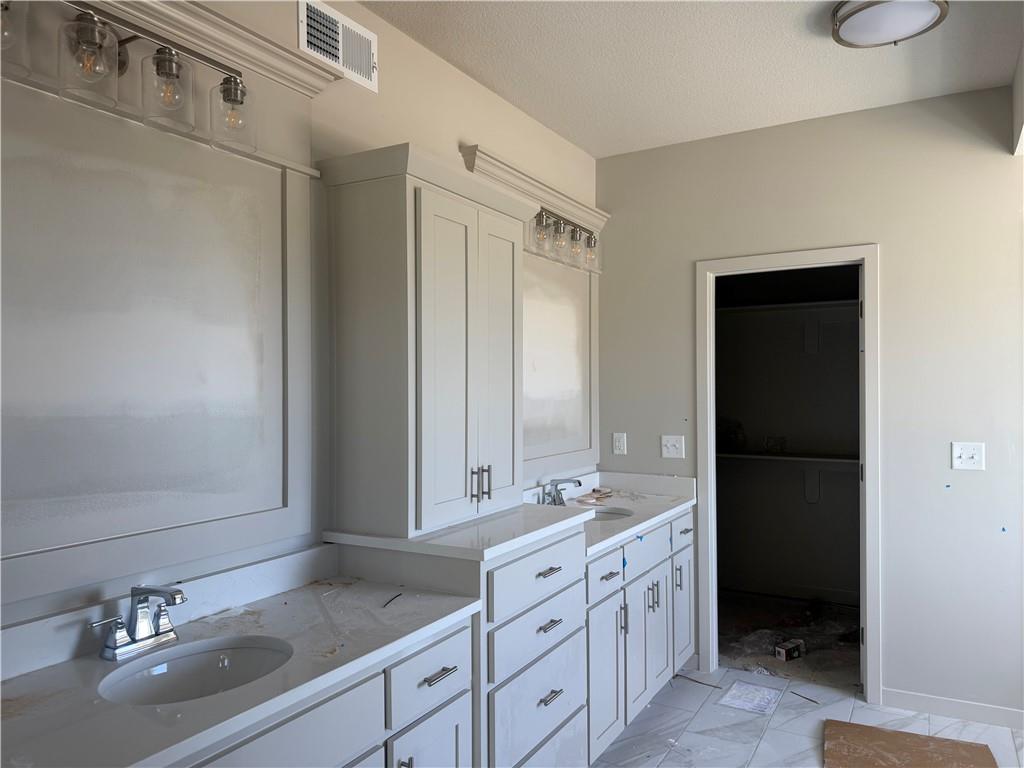 11426 S Emerald Street Property Photo 17