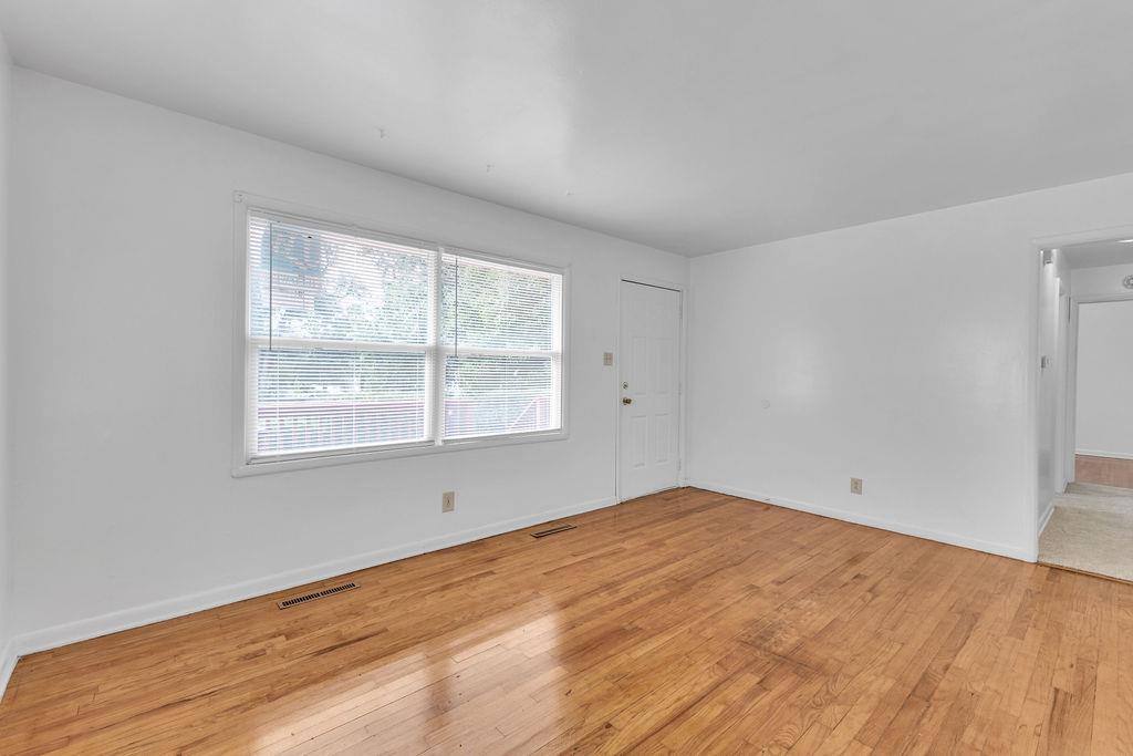 3211 Mark Twain Drive Property Photo 6