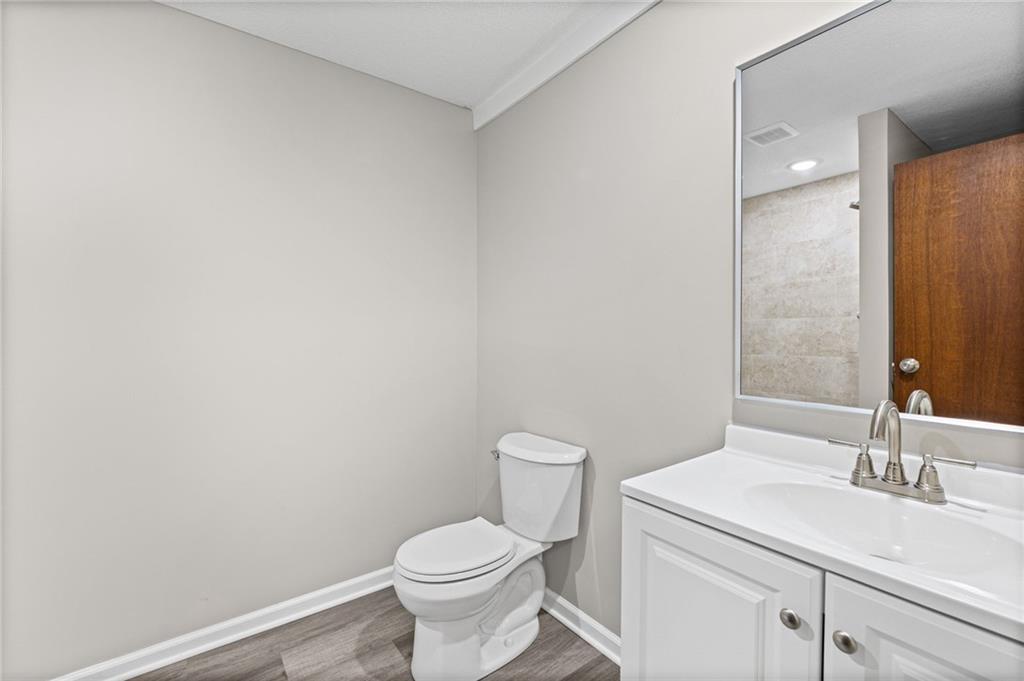 1504 N Emery Street Property Photo 8