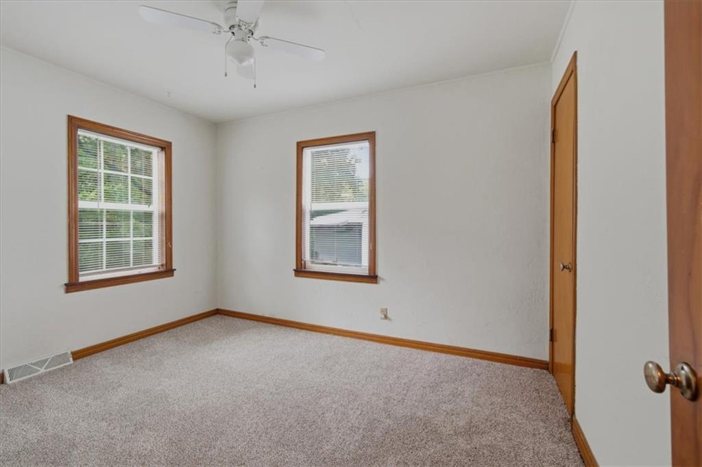 909 E 100th Terrace Property Photo 15