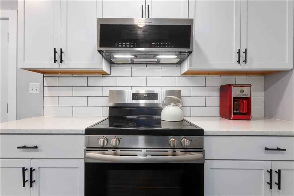 2611 Cook Road Property Photo 3