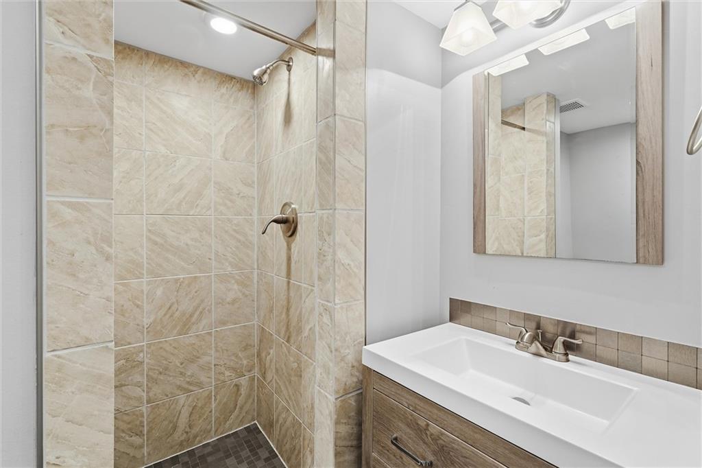 16317 E 34th Street Property Photo 23
