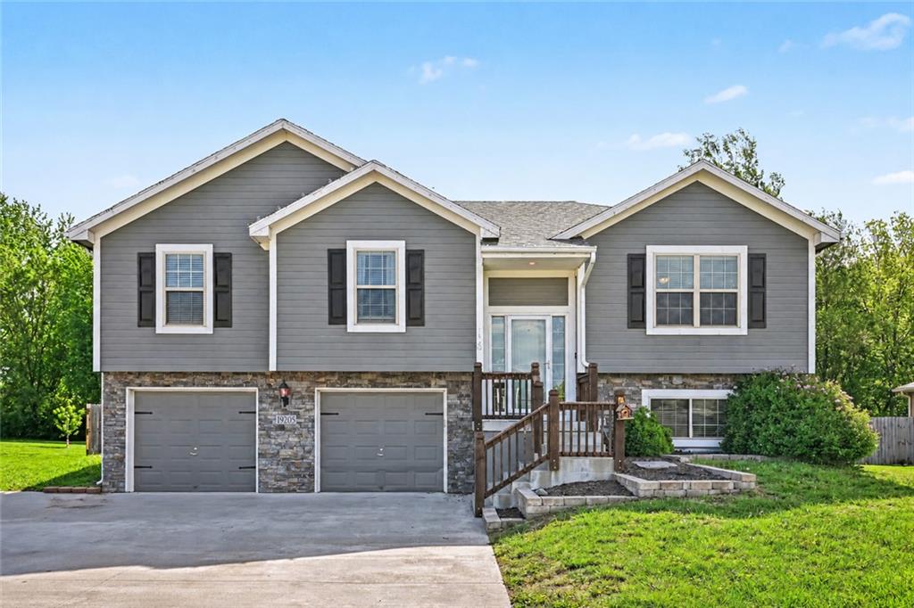 19205 Switchgrass Drive Property Photo 3