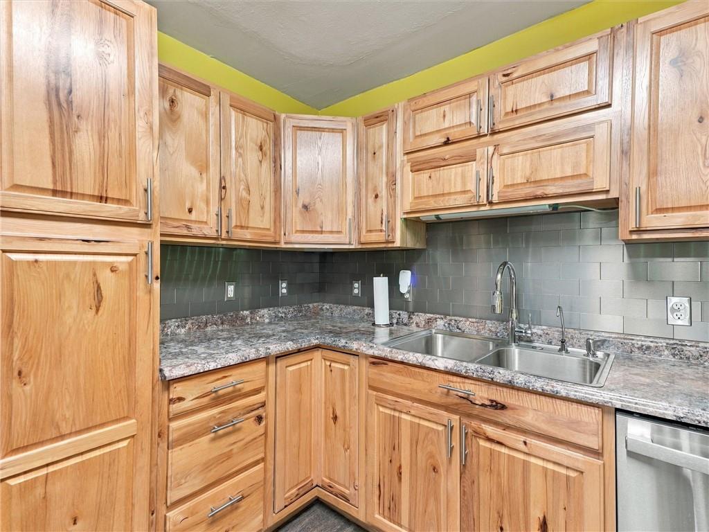 500 S Hunter Street Property Photo 12