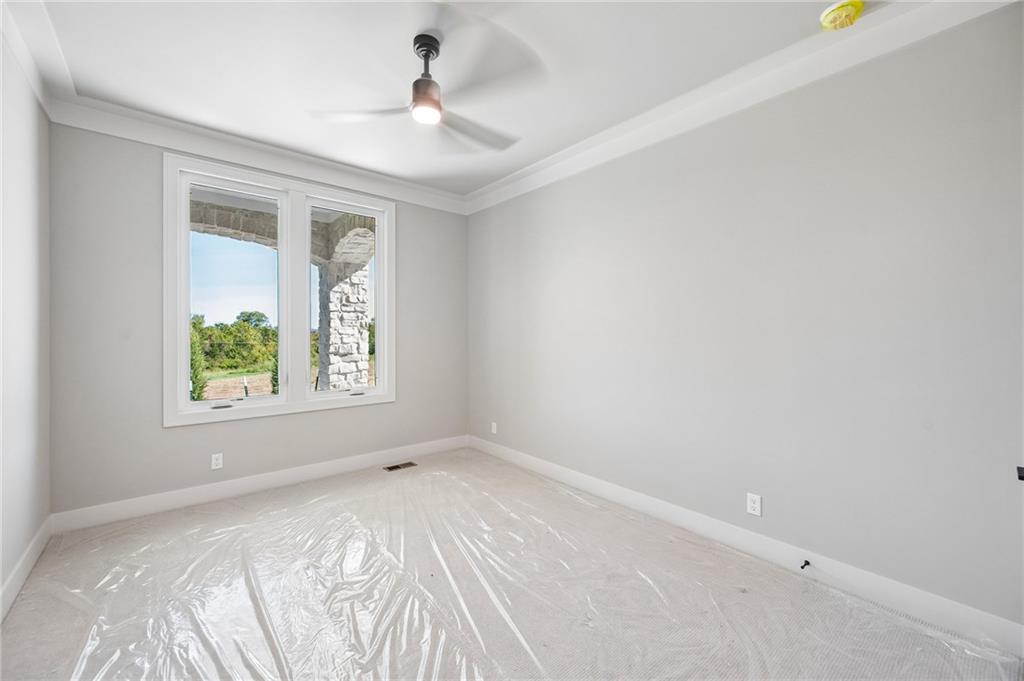 13727 Pembroke Lane Property Photo 20
