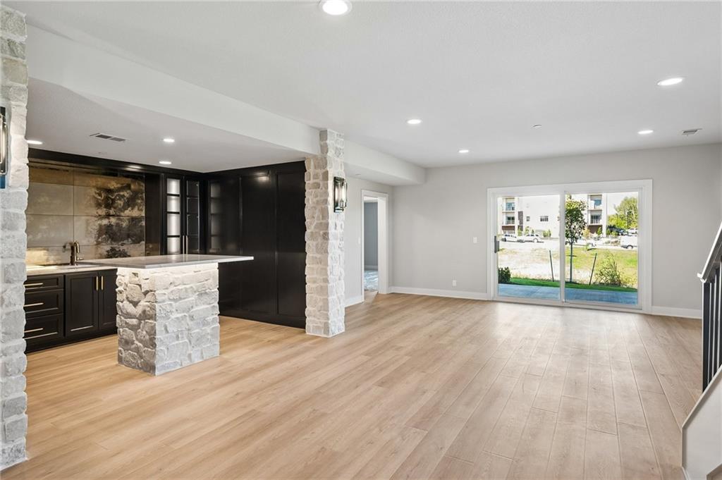 13727 Pembroke Lane Property Photo 32