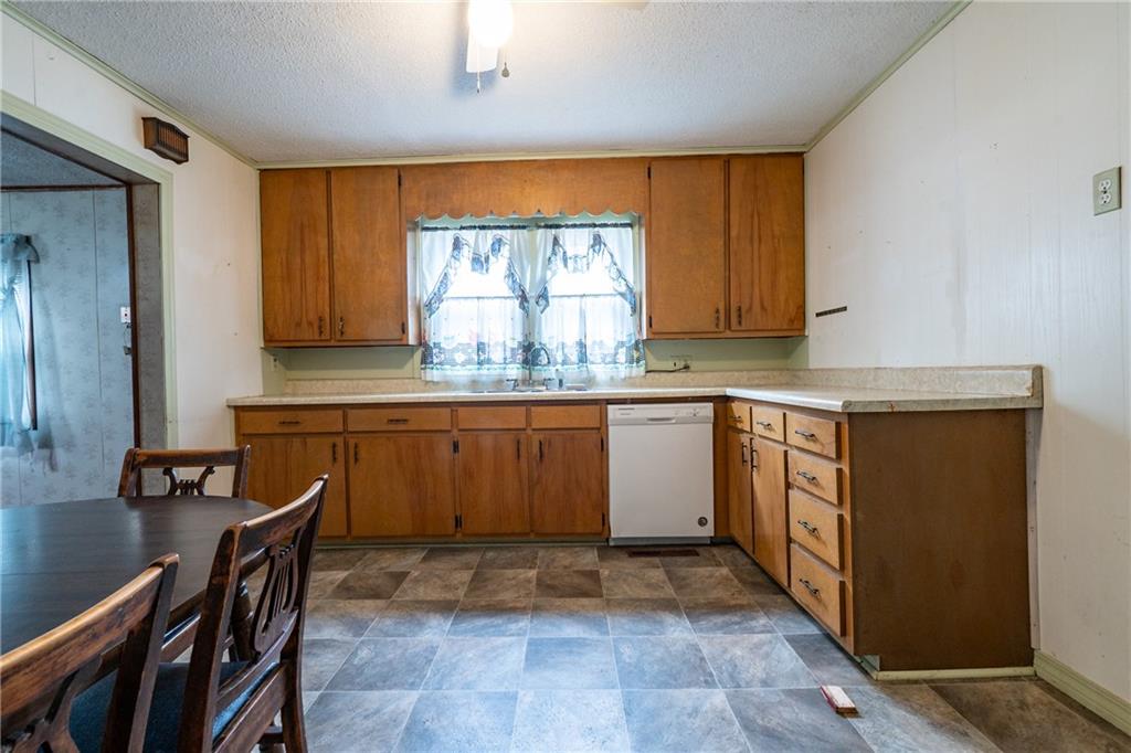 213 S Burns Street Property Photo 5