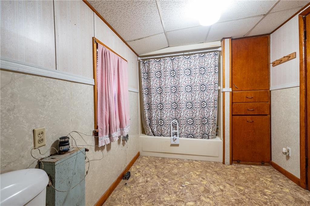 213 S Burns Street Property Photo 7