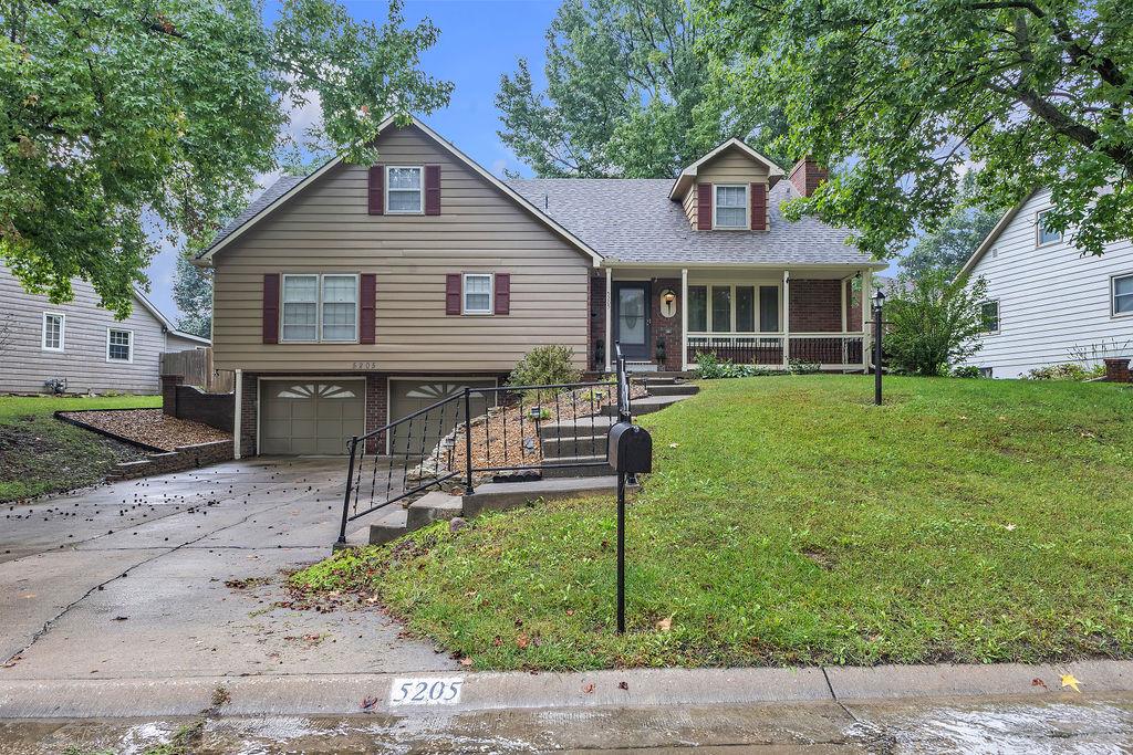 5205 Mockingbird Lane Property Photo 1