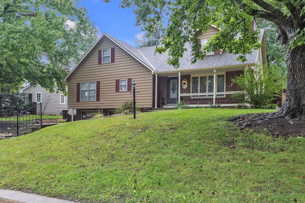 5205 Mockingbird Lane Property Photo 3