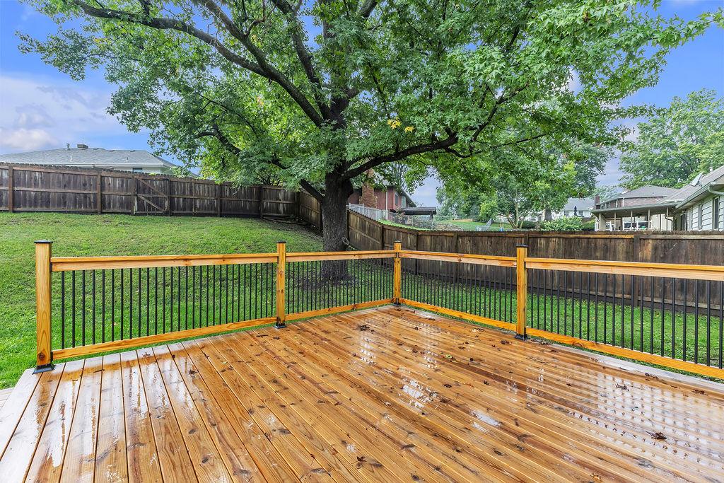 5205 Mockingbird Lane Property Photo 6