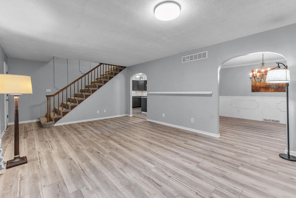 5205 Mockingbird Lane Property Photo 13