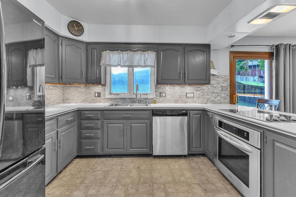 5205 Mockingbird Lane Property Photo 19