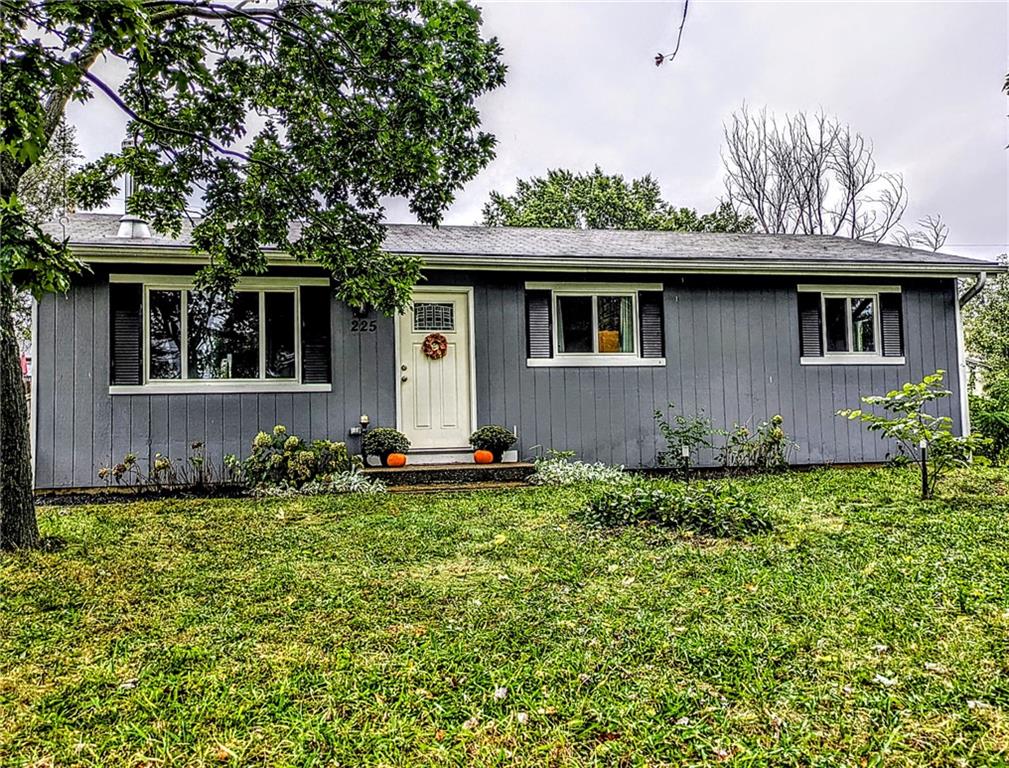 225 E Clearview Drive Property Photo 1