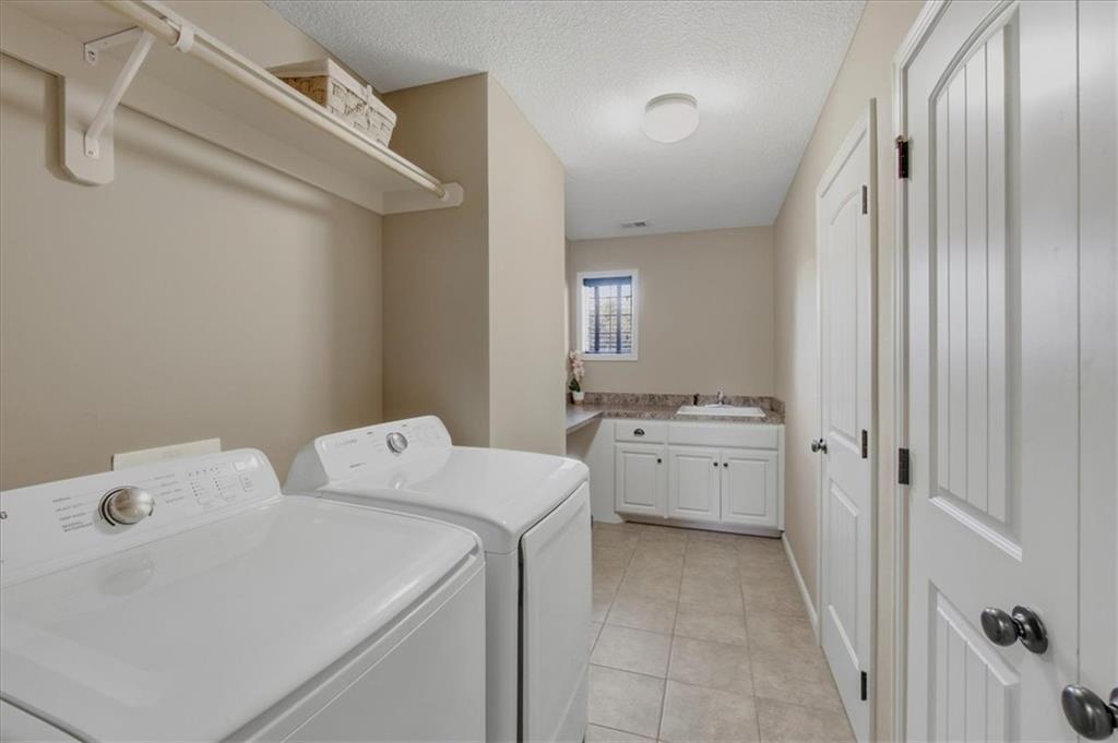 10841 S Hastings Street Property Photo 13