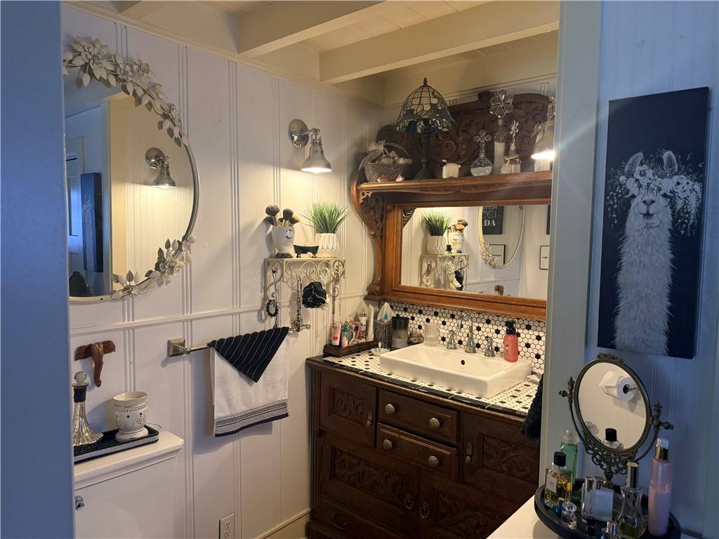 35 Emerald Shore Drive Property Photo 7