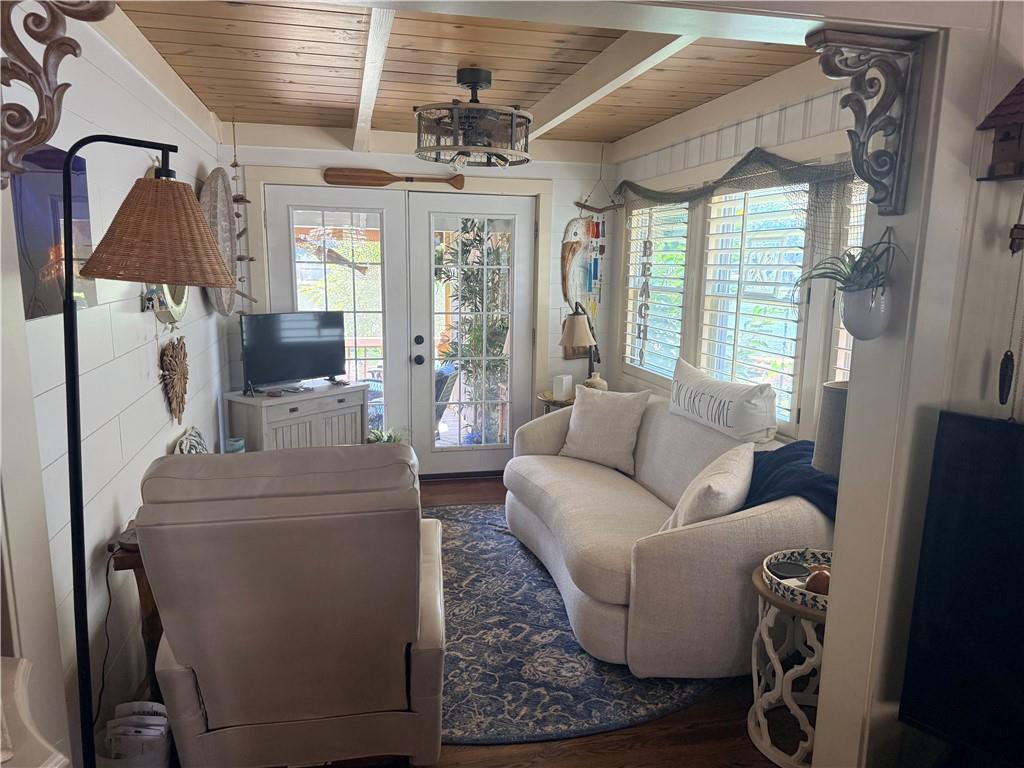 35 Emerald Shore Drive Property Photo 11