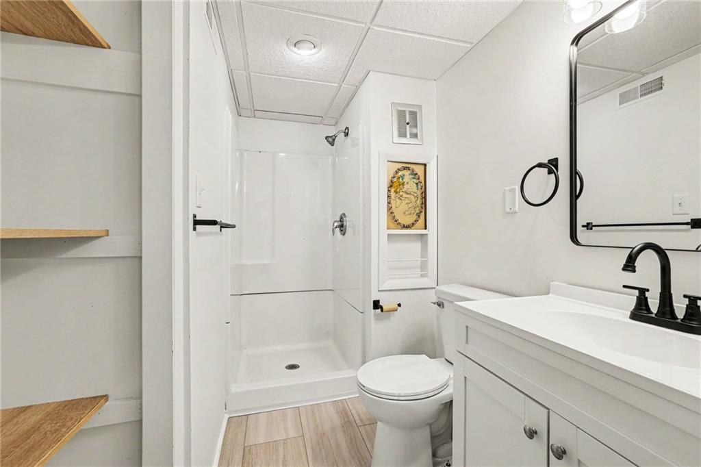 1333 E 84th Terrace Property Photo 23