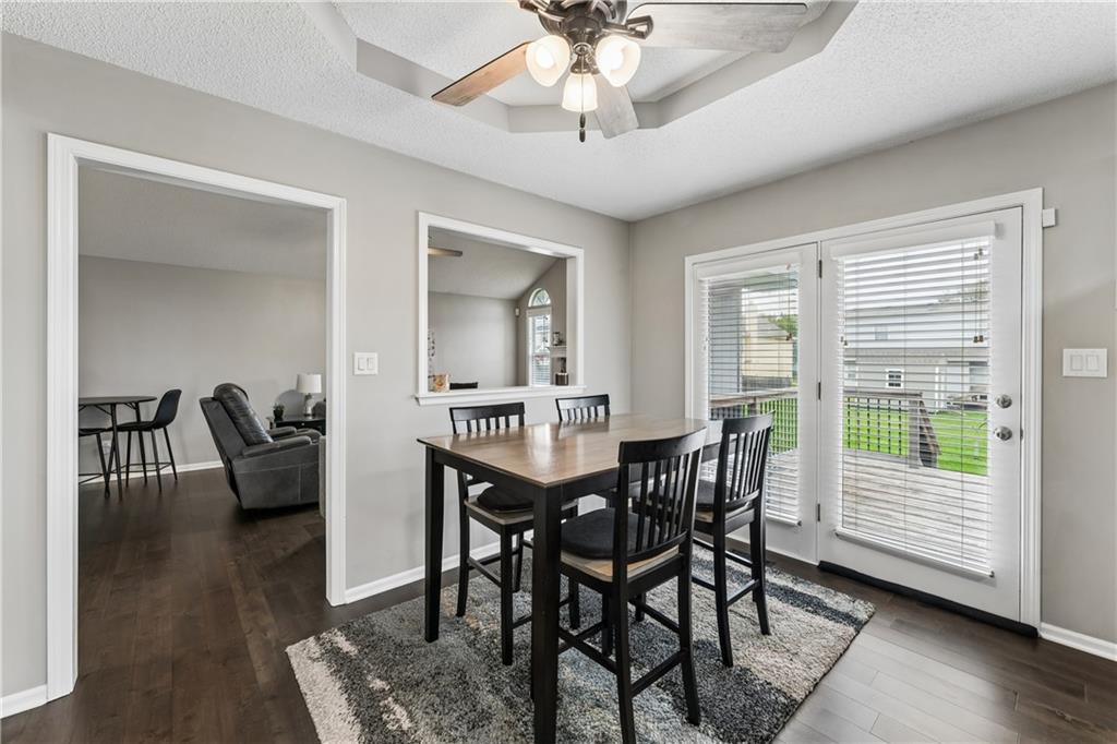 809 Ne Aaron Drive Property Photo 17