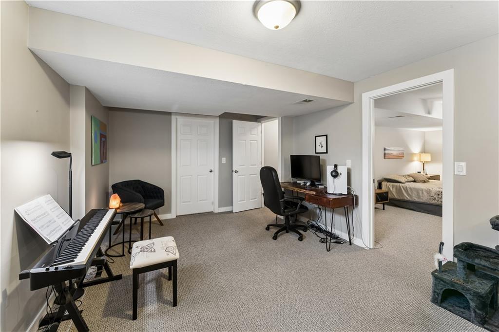 809 Ne Aaron Drive Property Photo 31