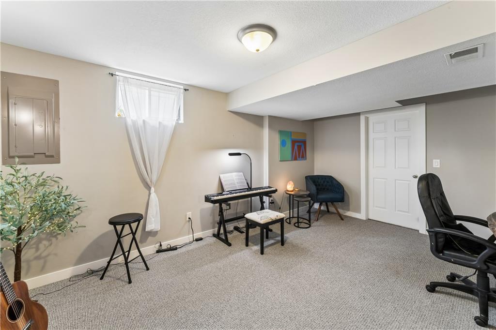 809 Ne Aaron Drive Property Photo 32