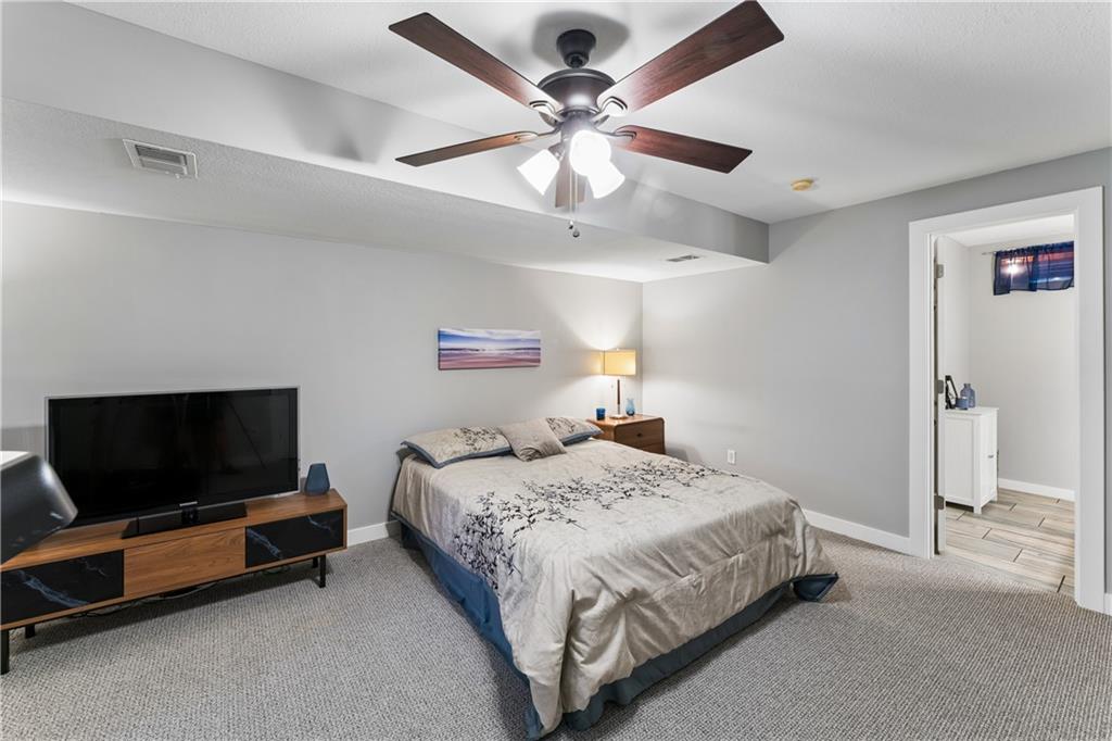 809 Ne Aaron Drive Property Photo 33