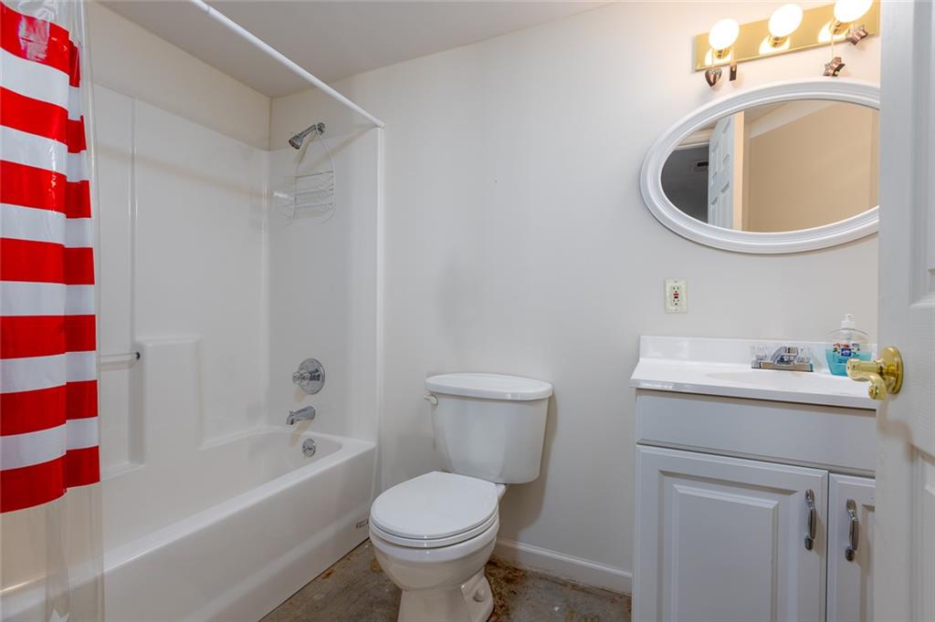 7910 N Locust Street Property Photo 27