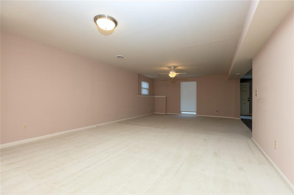 7910 N Locust Street Property Photo 29