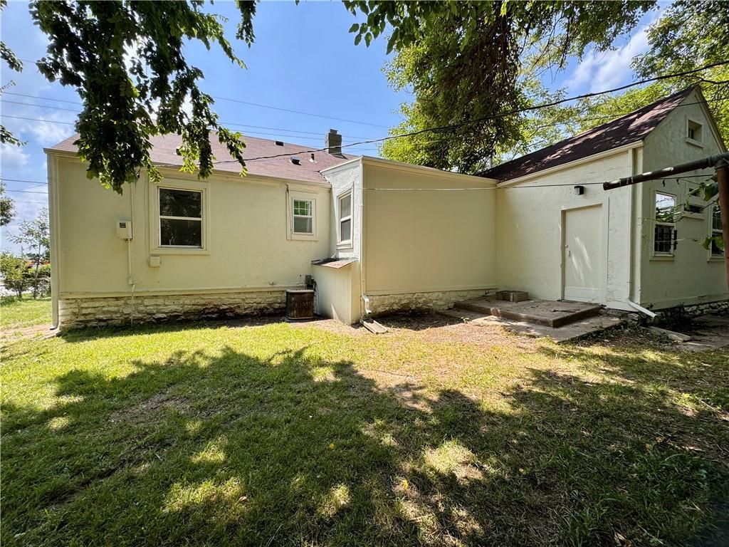 2612 E 75th Street Property Photo 12