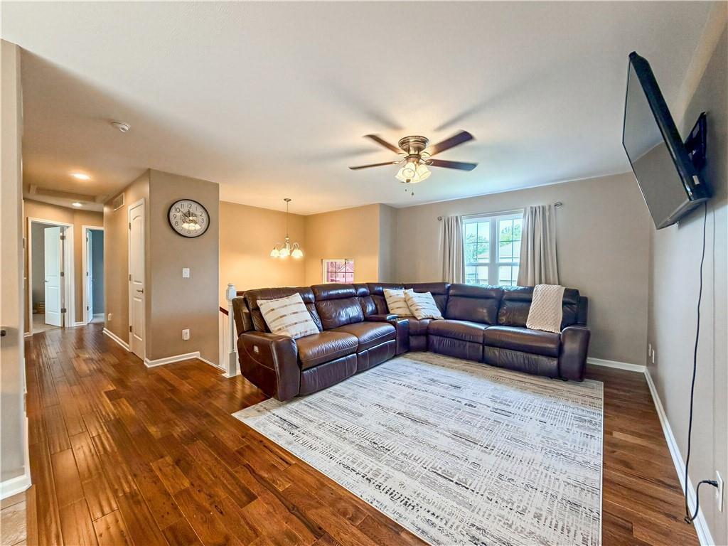 602 E 27th Street Property Photo 5