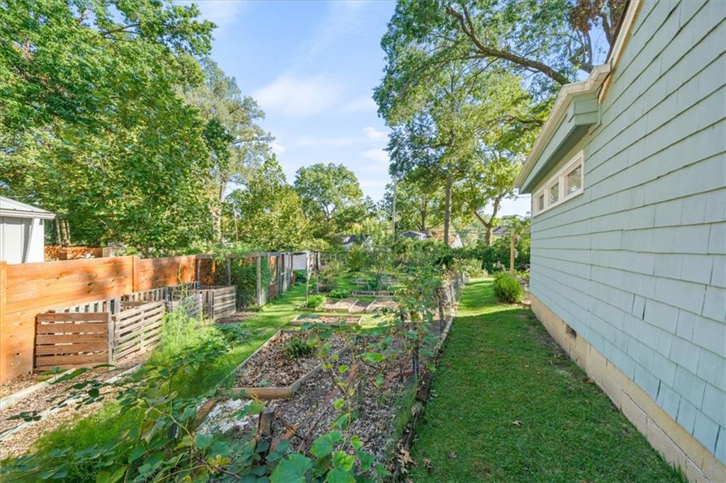 4605 W 72nd Terrace Property Photo 8