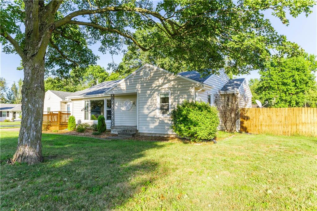 1402 S English Avenue Property Photo 3