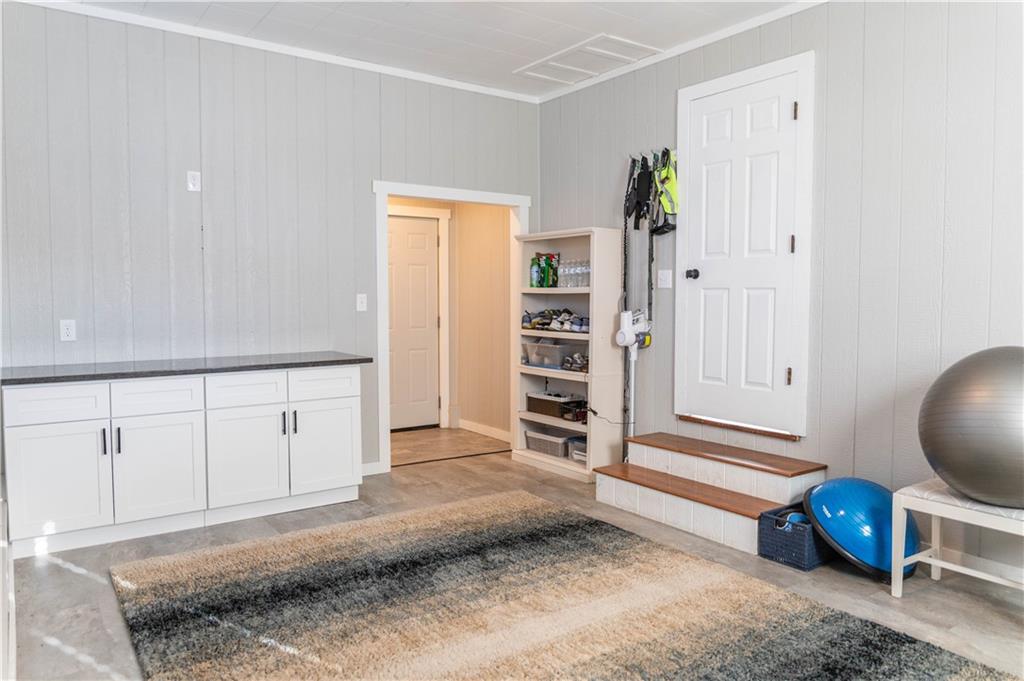 1402 S English Avenue Property Photo 19