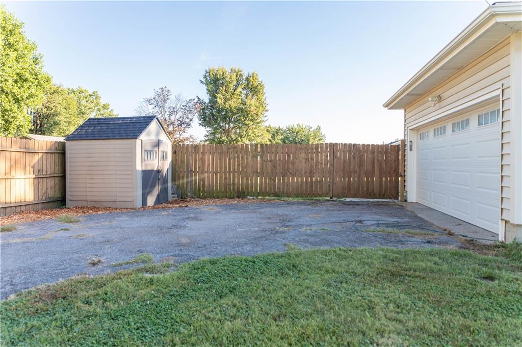 1402 S English Avenue Property Photo 30