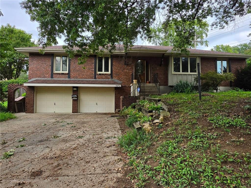 15932 E 41st Street Property Photo 1