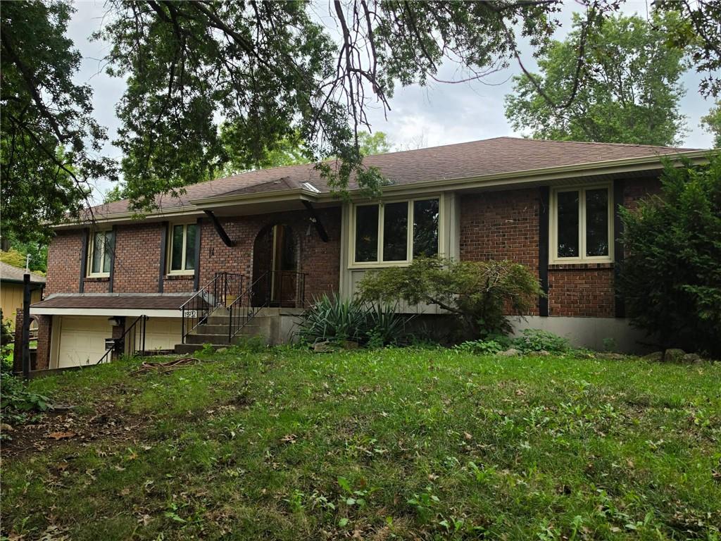 15932 E 41st Street Property Photo 2