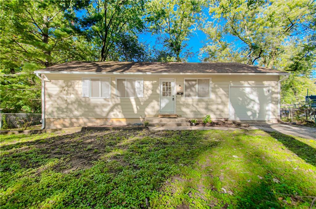 5112 S Cottage Avenue Property Photo 1