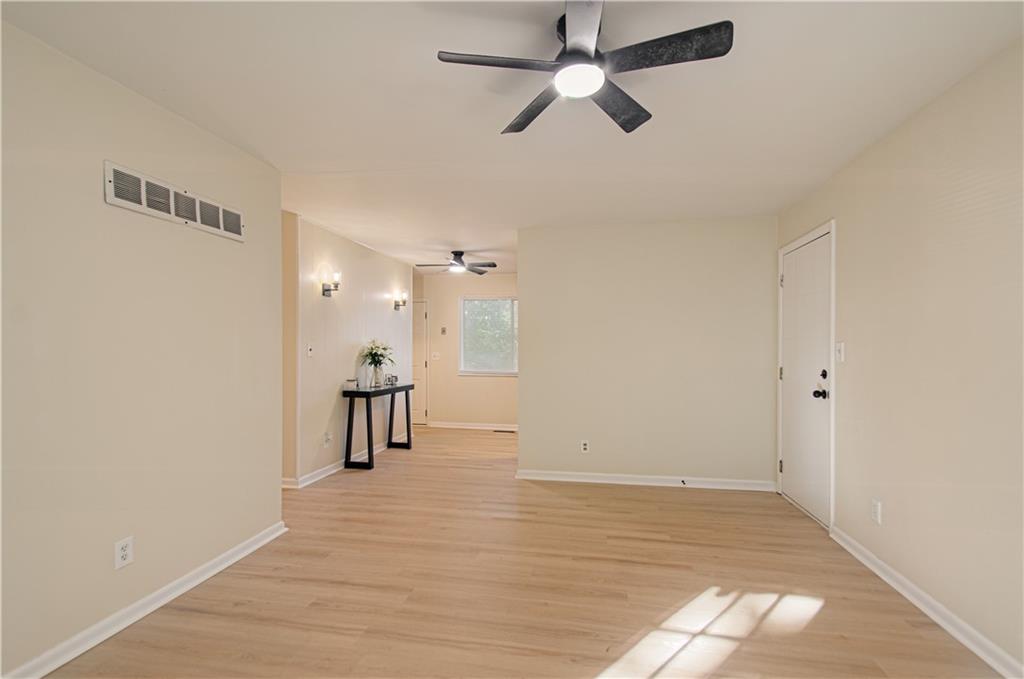 5112 S Cottage Avenue Property Photo 3