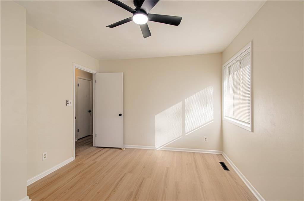 5112 S Cottage Avenue Property Photo 11