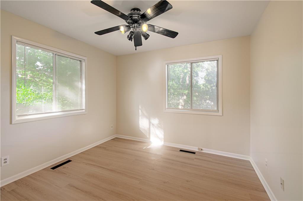 5112 S Cottage Avenue Property Photo 12