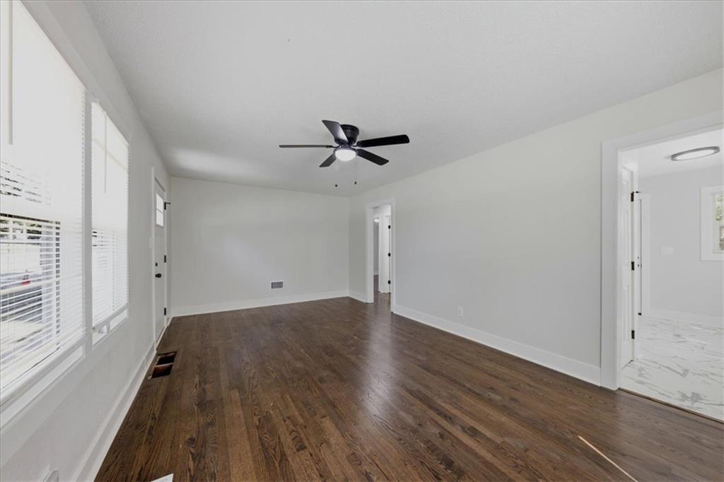 3513 Elmwood Avenue Property Photo 5