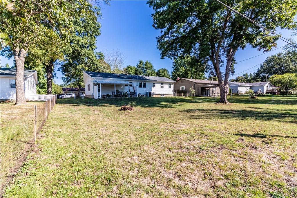 305 Hillcrest Drive Property Photo 4
