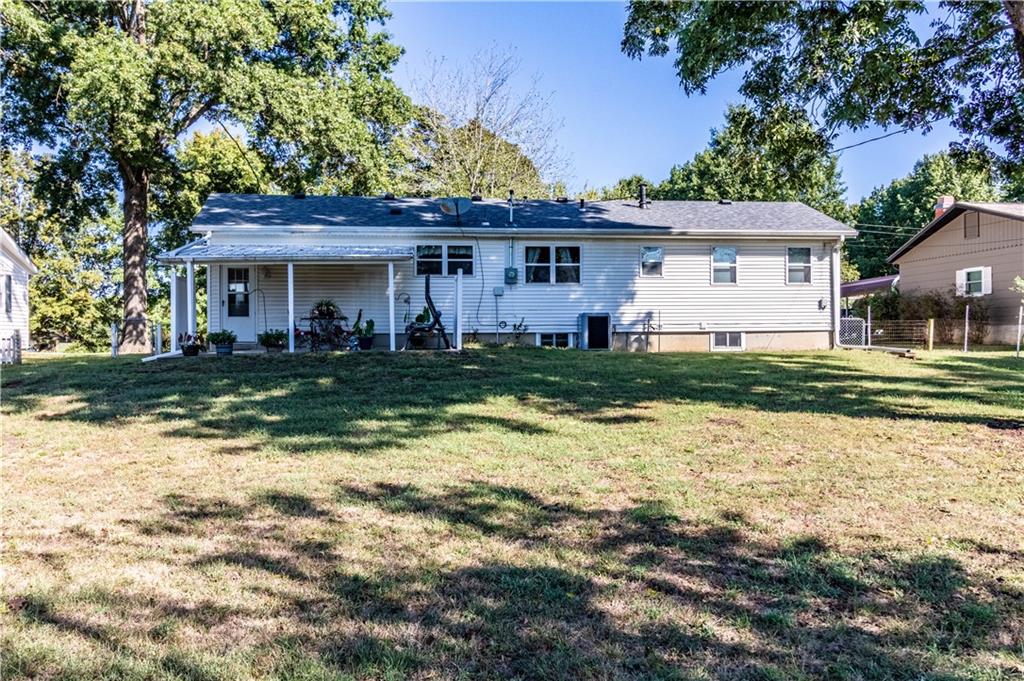 305 Hillcrest Drive Property Photo 6