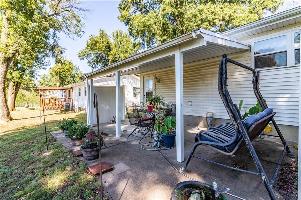 305 Hillcrest Drive Property Photo 8