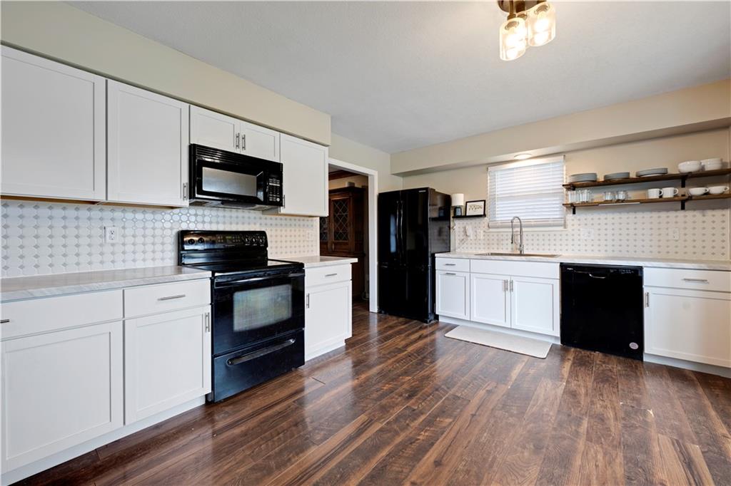 16010 Harris Avenue Property Photo 3