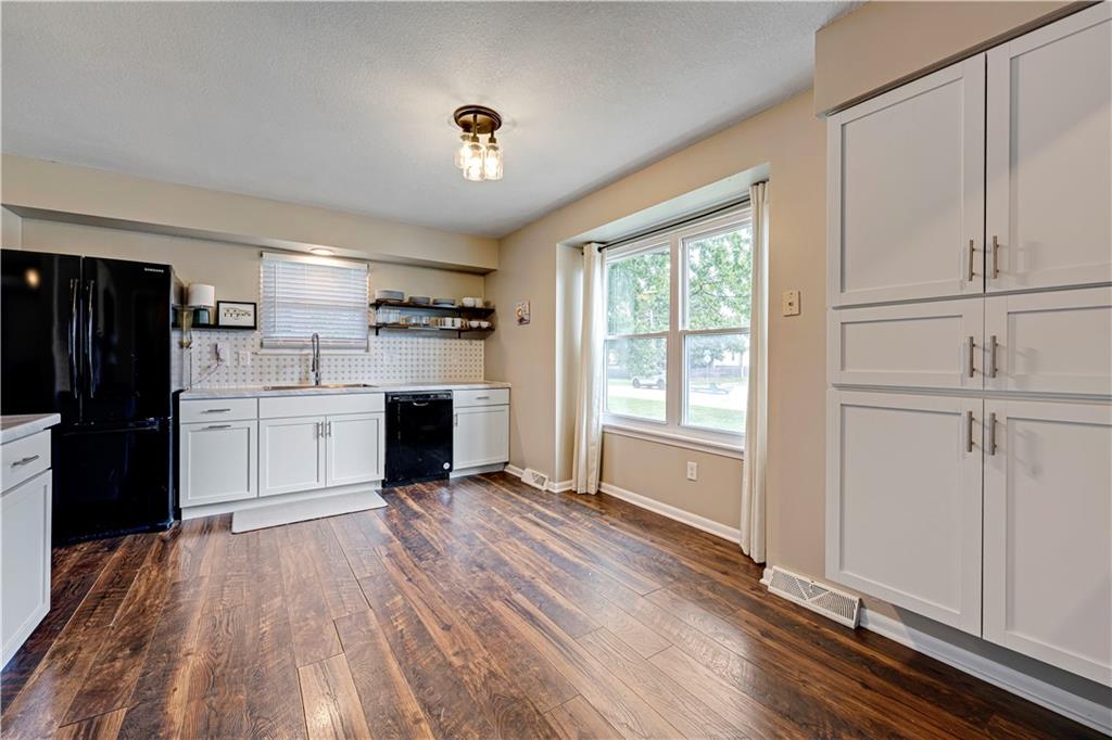 16010 Harris Avenue Property Photo 4
