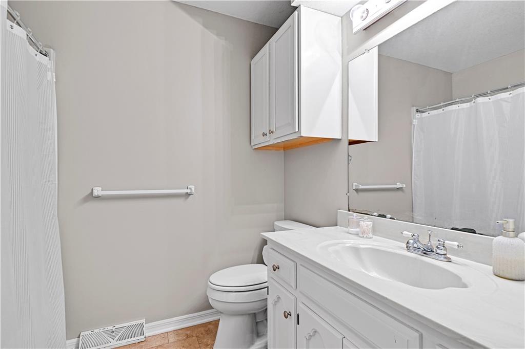 16010 Harris Avenue Property Photo 17